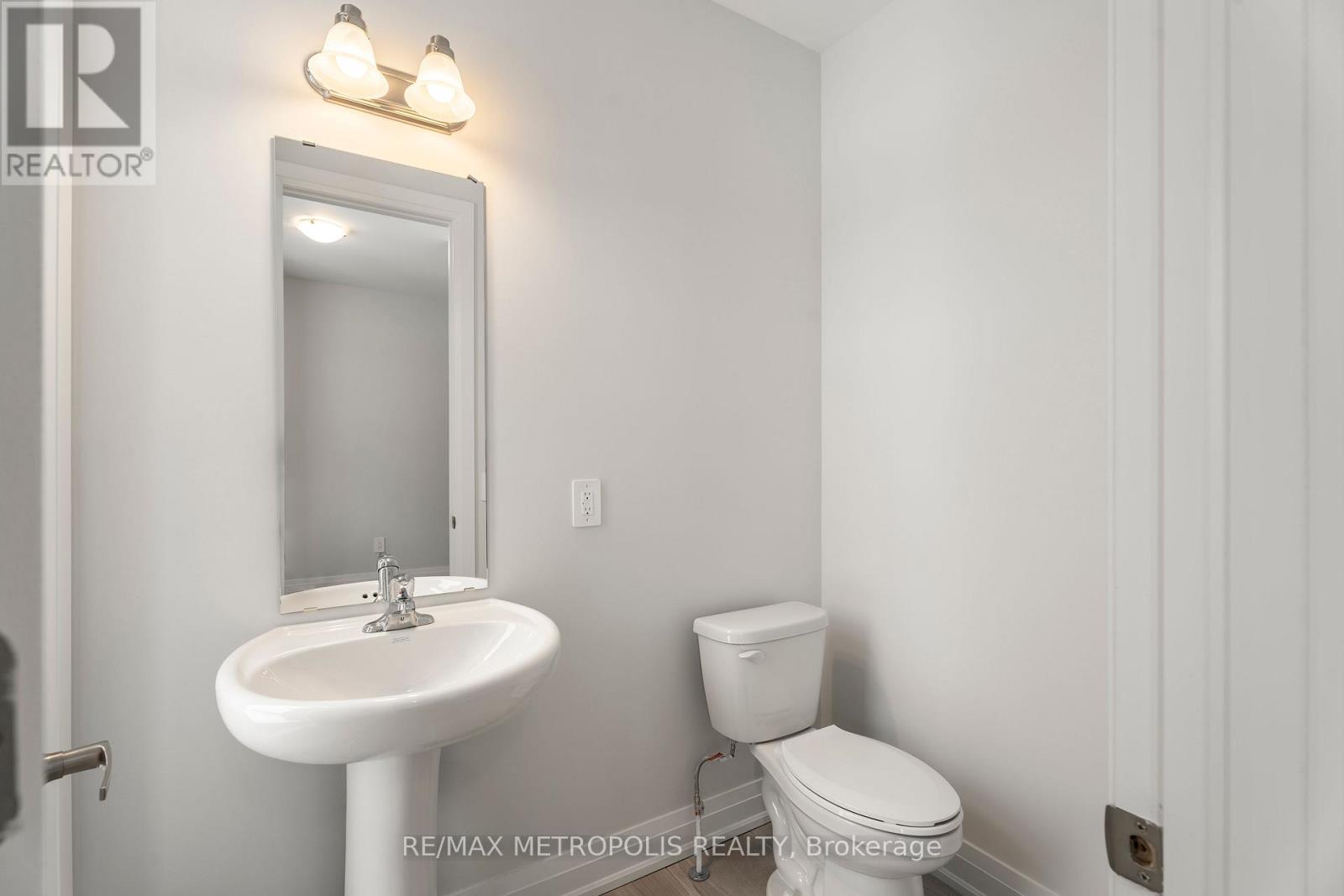 31 Walters Street, Kawartha Lakes, Ontario  K9V 0S2 - Photo 4 - X12766202