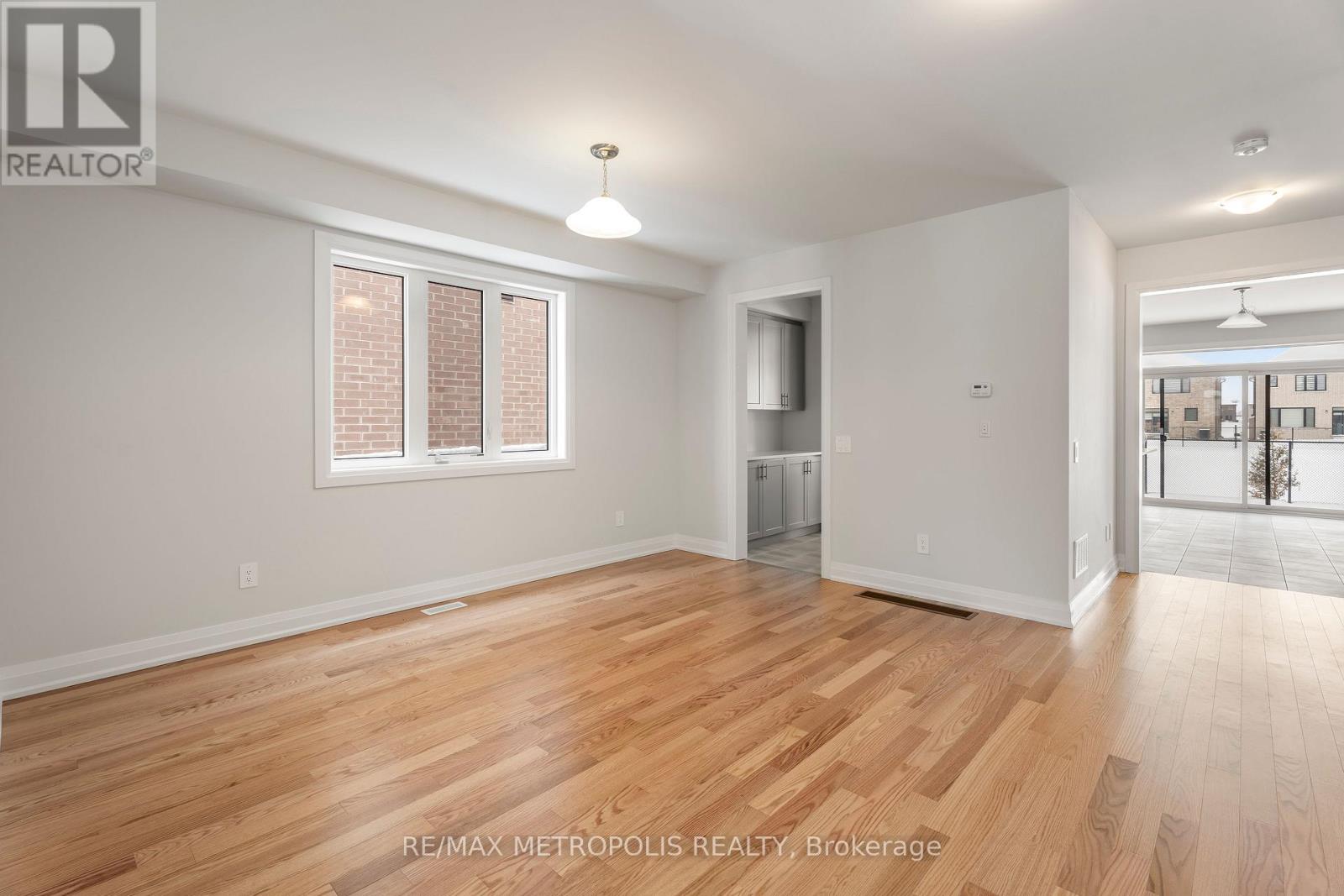 31 Walters Street, Kawartha Lakes, Ontario  K9V 0S2 - Photo 5 - X12766202