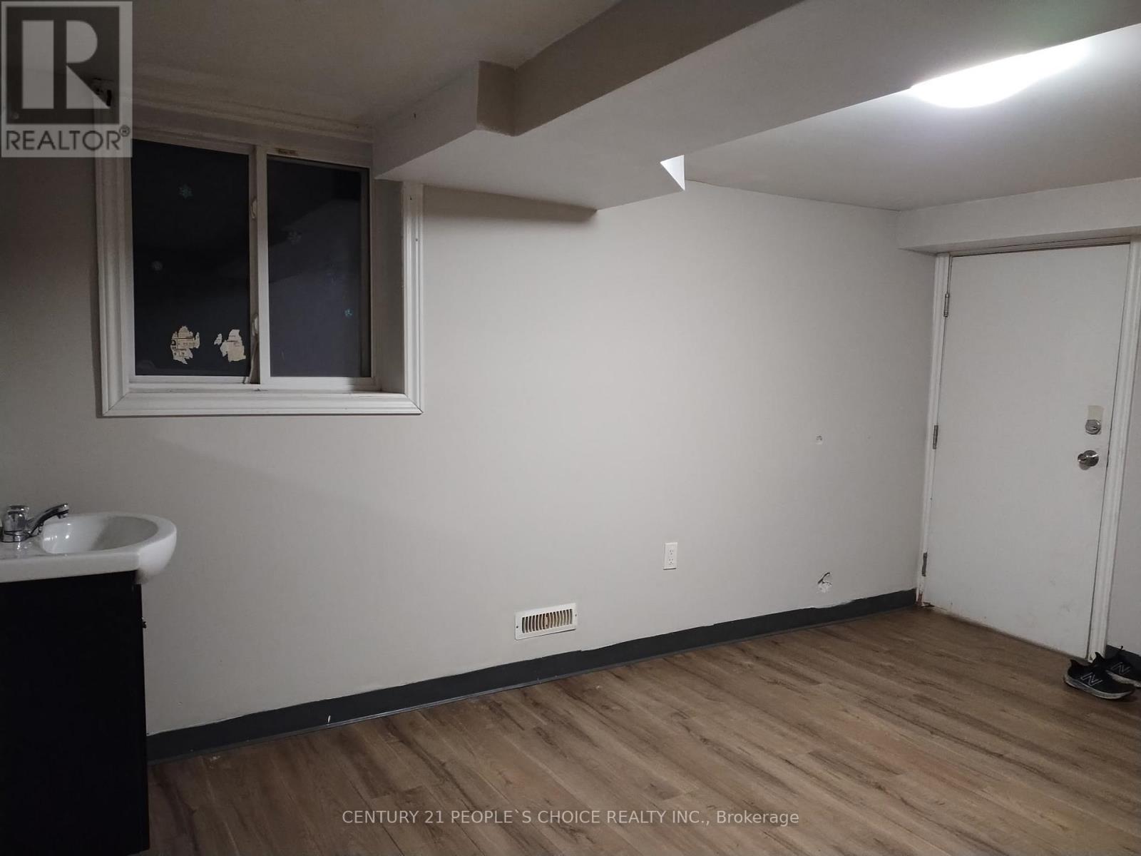 Photo 9 of 24 for 273 Thompson Road