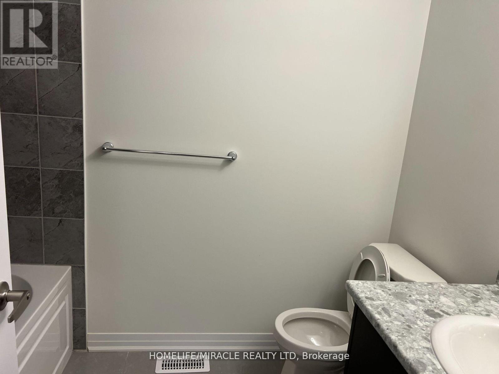 122 Varsity Drive, Welland, Ontario  L3B 0N3 - Photo 12 - X12766278