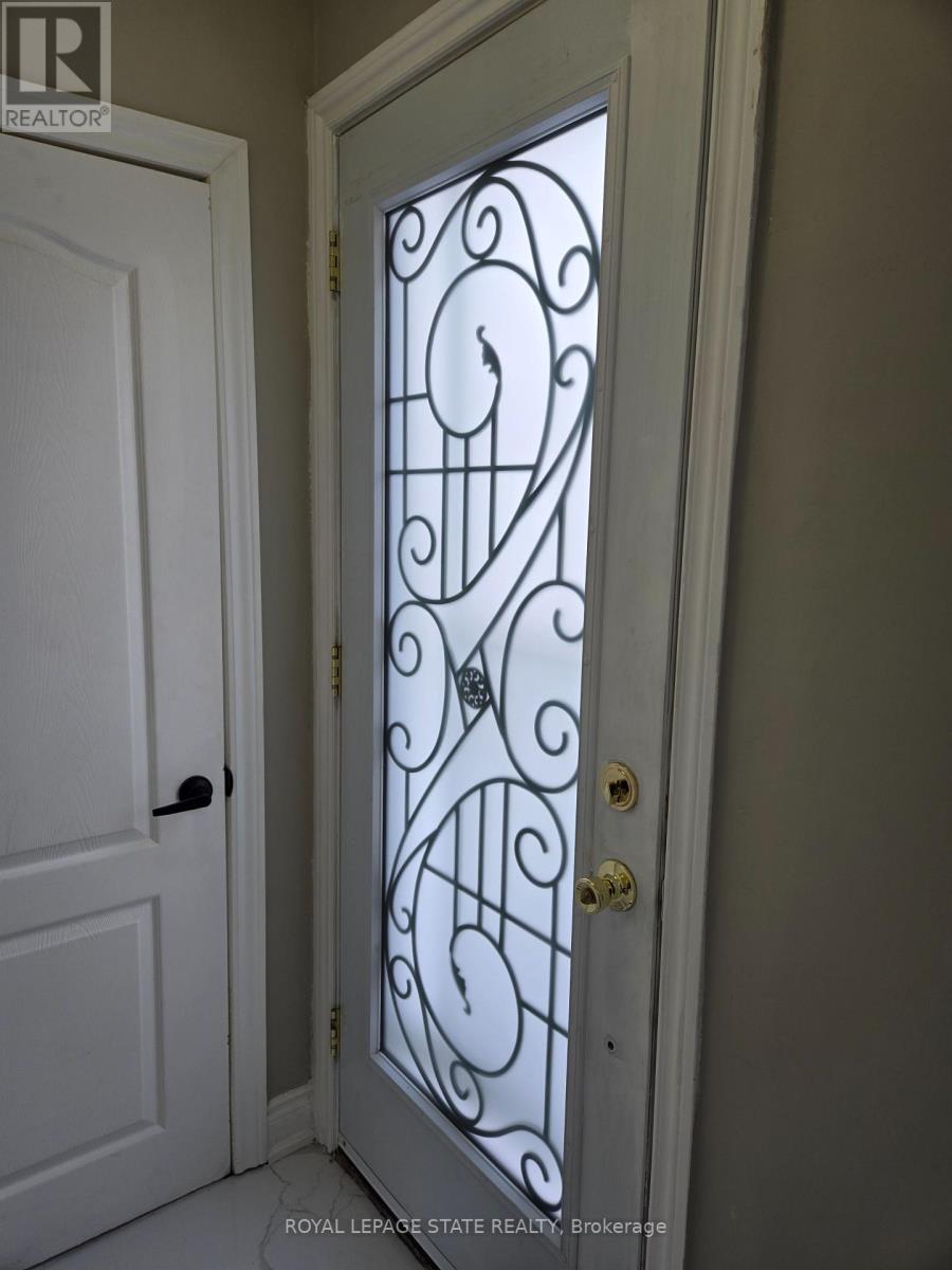 91 Barons Avenue S, Hamilton, Ontario  L8K 2Y5 - Photo 3 - X12766298