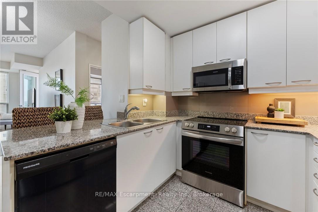 902 - 88 Palace Pier, Toronto (Mimico), Ontario  M8V 3W9 - Photo 4 - W12766328