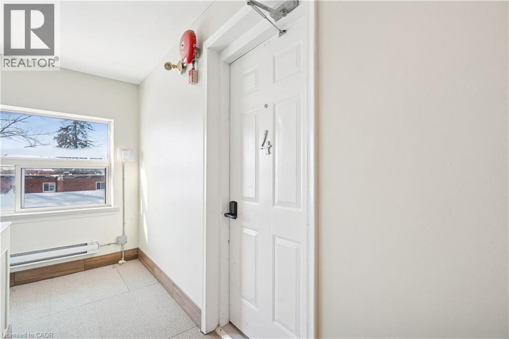 1 Elgin Street N Unit# 4, Acton, Ontario  L7J 2B2 - Photo 5 - 40803398