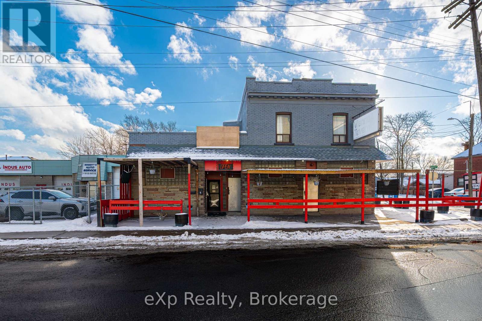 152 Grenfell Street, Hamilton (Industrial Sector), Ontario  L8H 3J2 - Photo 1 - X12766432