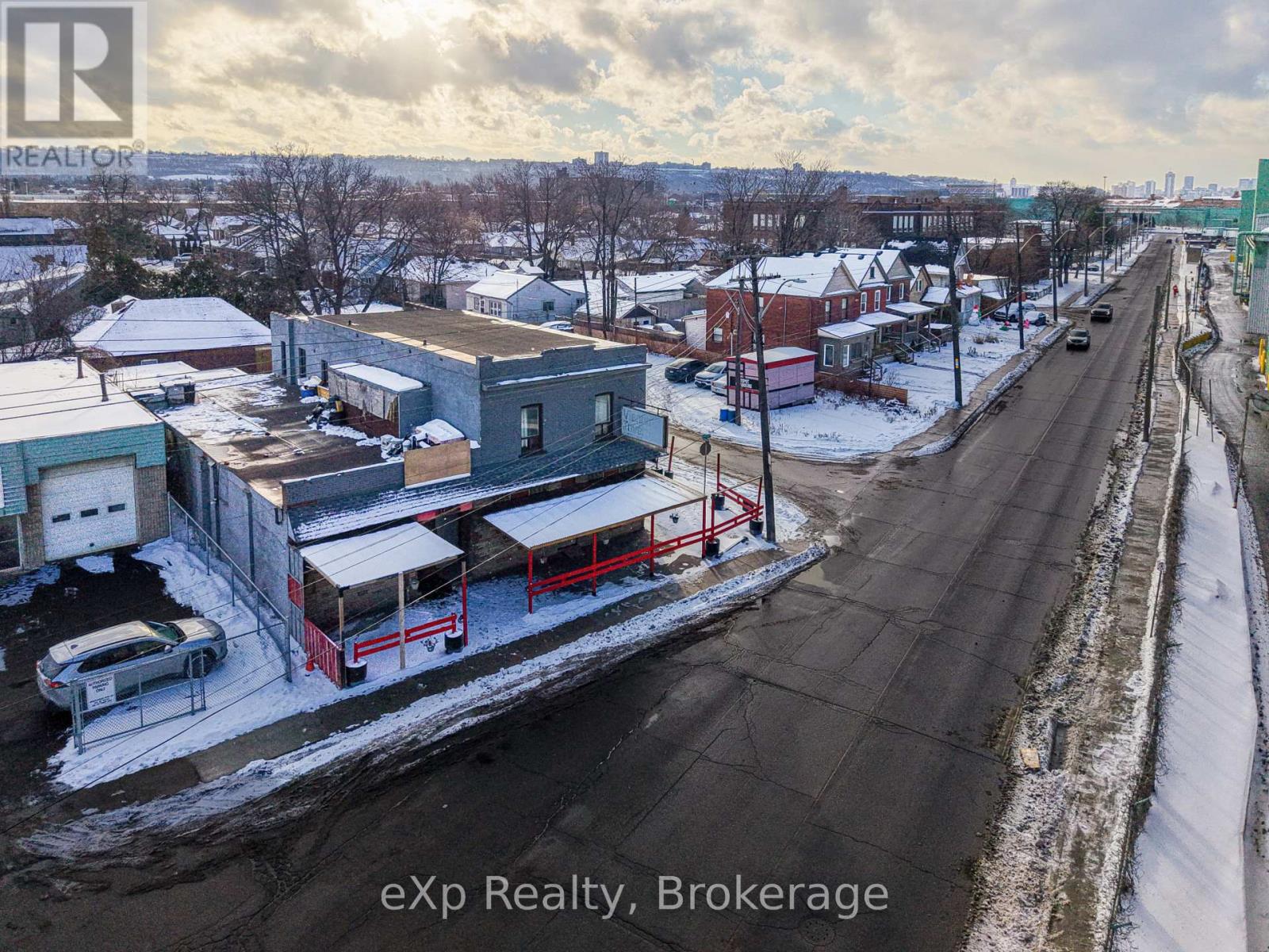 152 Grenfell Street, Hamilton (Industrial Sector), Ontario  L8H 3J2 - Photo 10 - X12766432