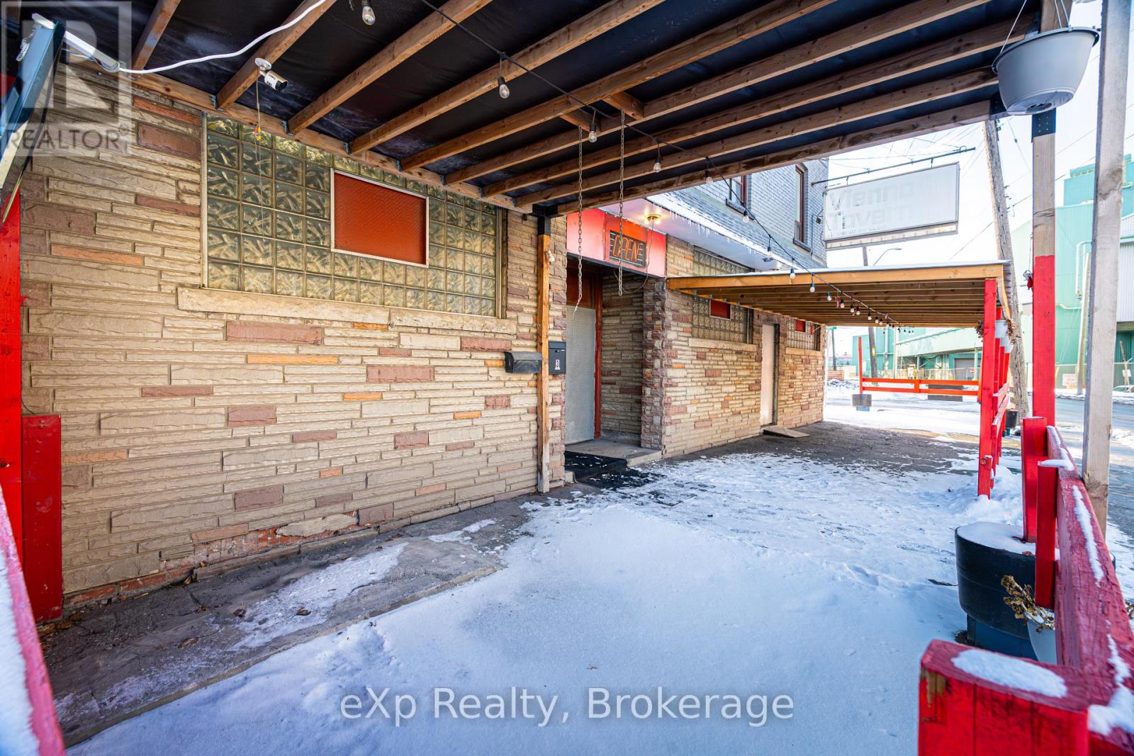 152 Grenfell Street, Hamilton (Industrial Sector), Ontario  L8H 3J2 - Photo 13 - X12766432