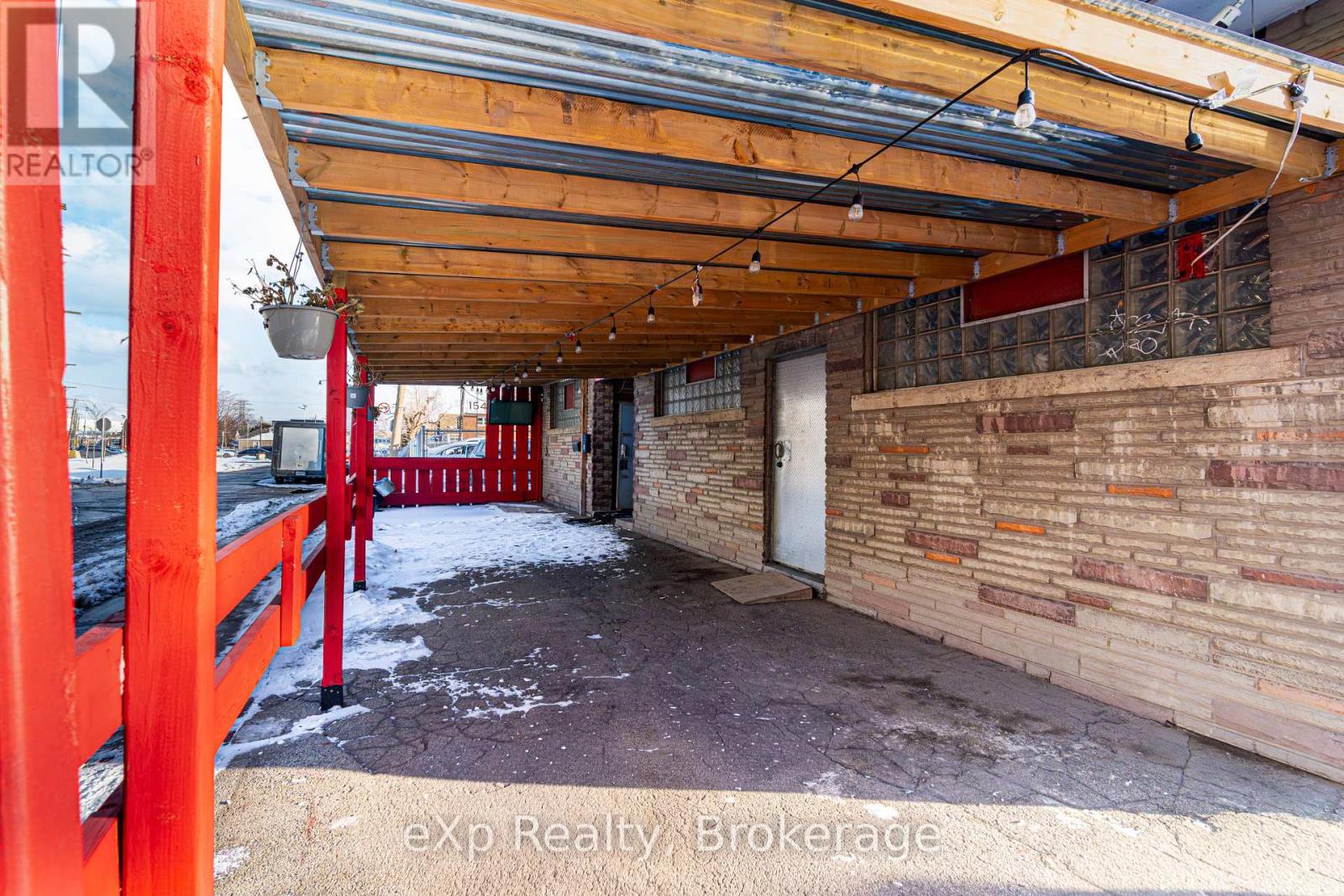 152 Grenfell Street, Hamilton (Industrial Sector), Ontario  L8H 3J2 - Photo 14 - X12766432