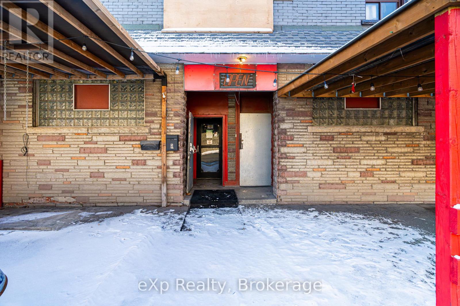 152 Grenfell Street, Hamilton (Industrial Sector), Ontario  L8H 3J2 - Photo 16 - X12766432