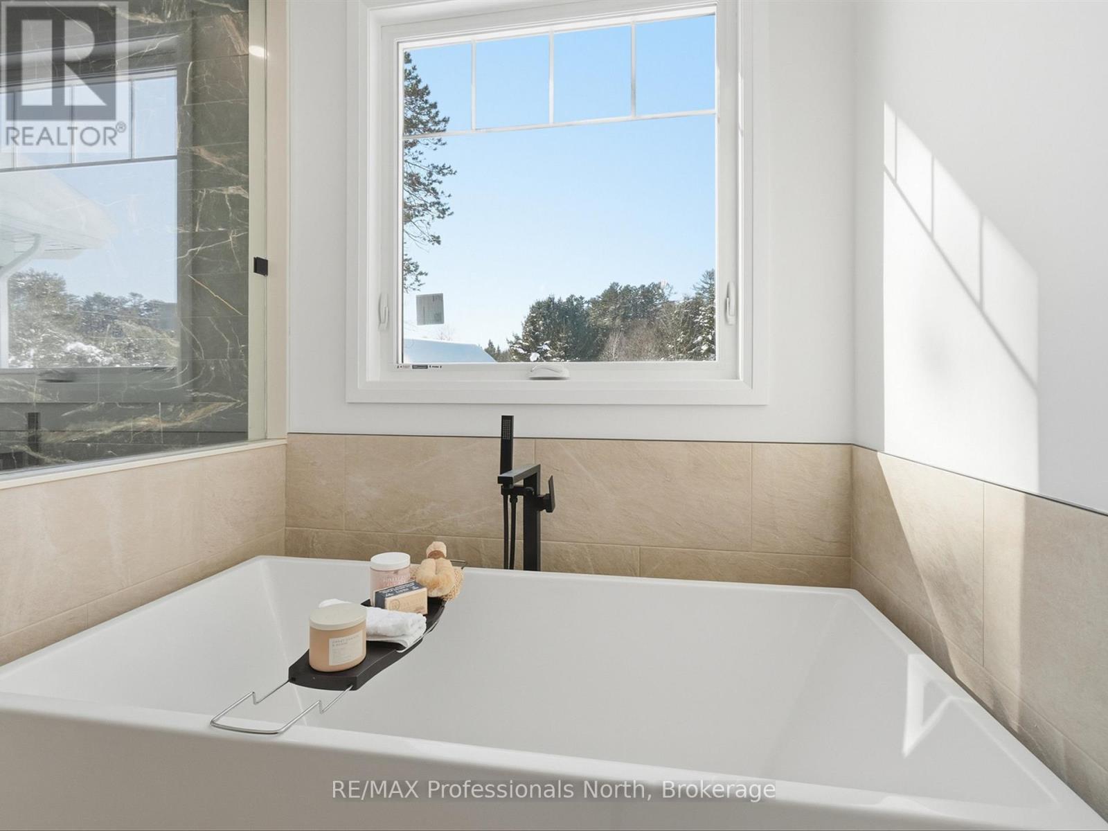 11 Clarkes Lane, Huntsville, Ontario  P0B 1M0 - Photo 34 - X12766480