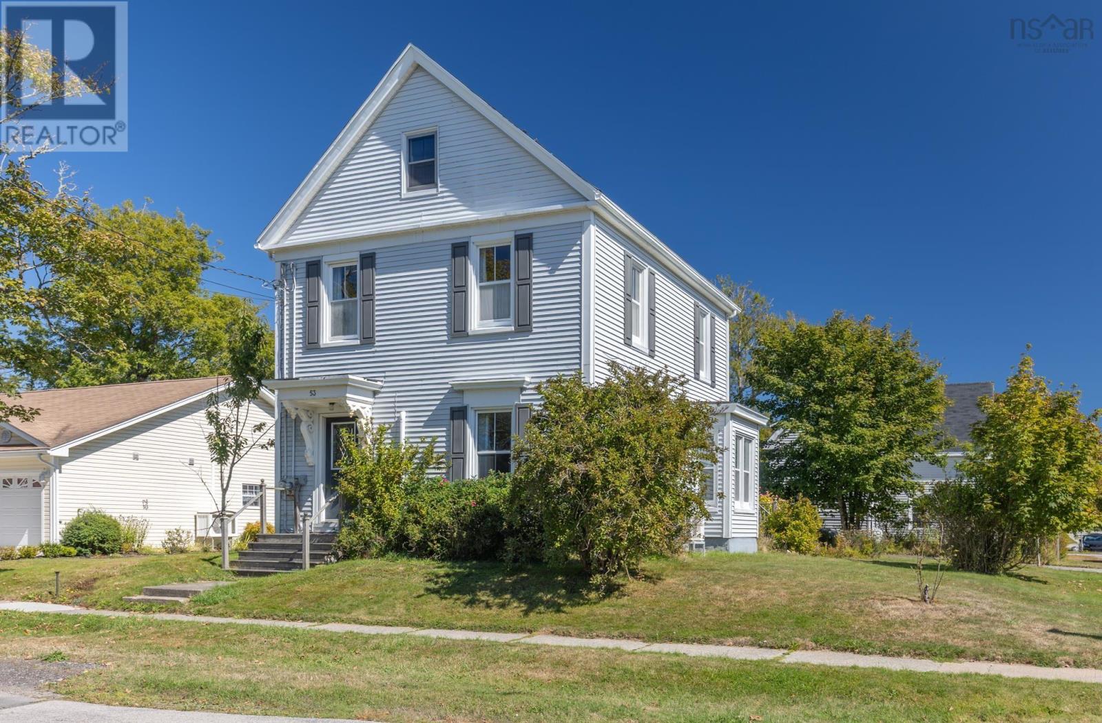 53 William Street, Yarmouth, Nova Scotia  B5A 1Y4 - Photo 1 - 202522939