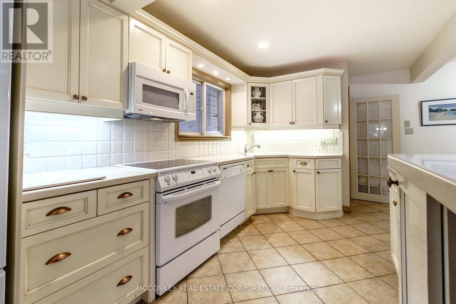 244 Sherin Avenue, Peterborough (Ashburnham Ward 4), Ontario  K9J 1B6 - Photo 7 - X12766392