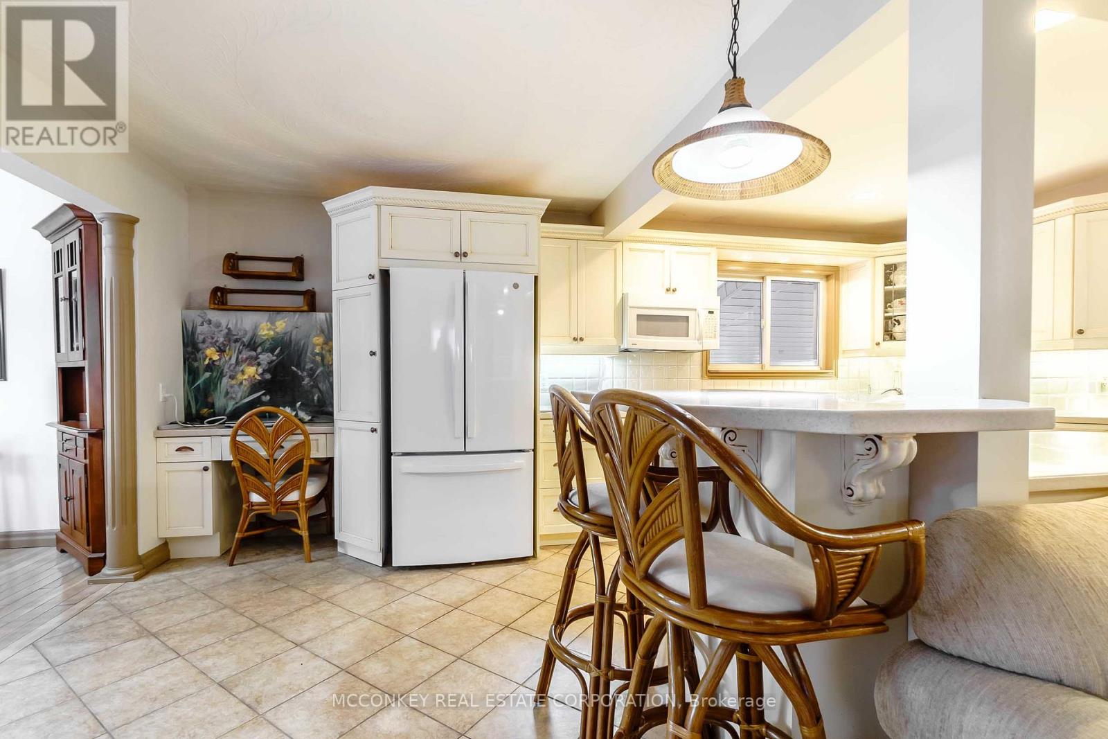 244 Sherin Avenue, Peterborough (Ashburnham Ward 4), Ontario  K9J 1B6 - Photo 9 - X12766392