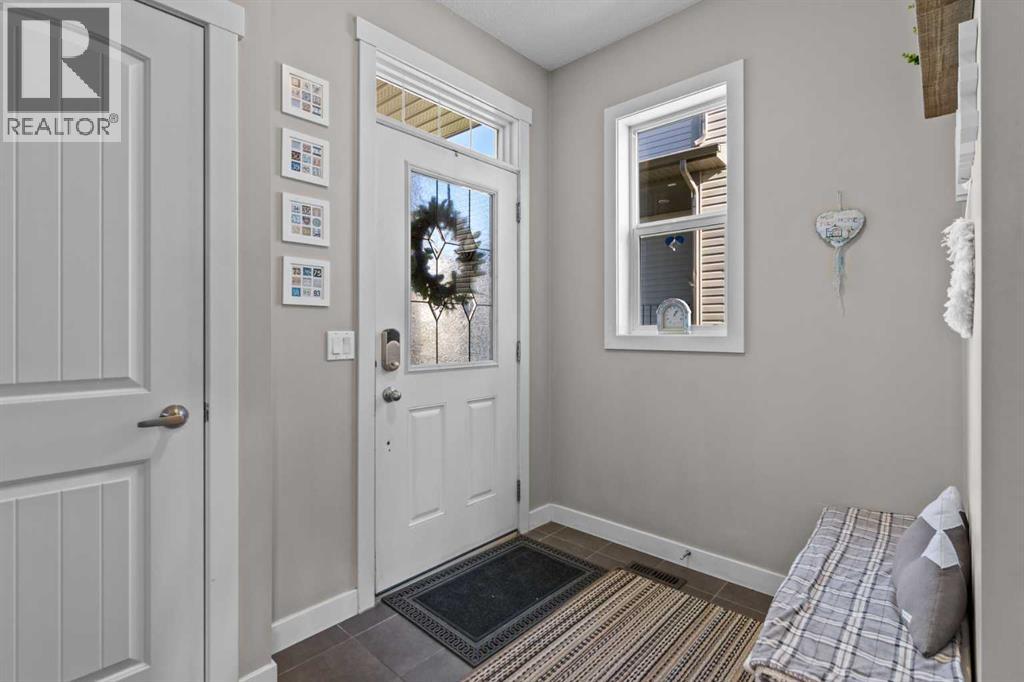89 Heritage Hill, Cochrane, Alberta  T4C 0L3 - Photo 3 - A2266562