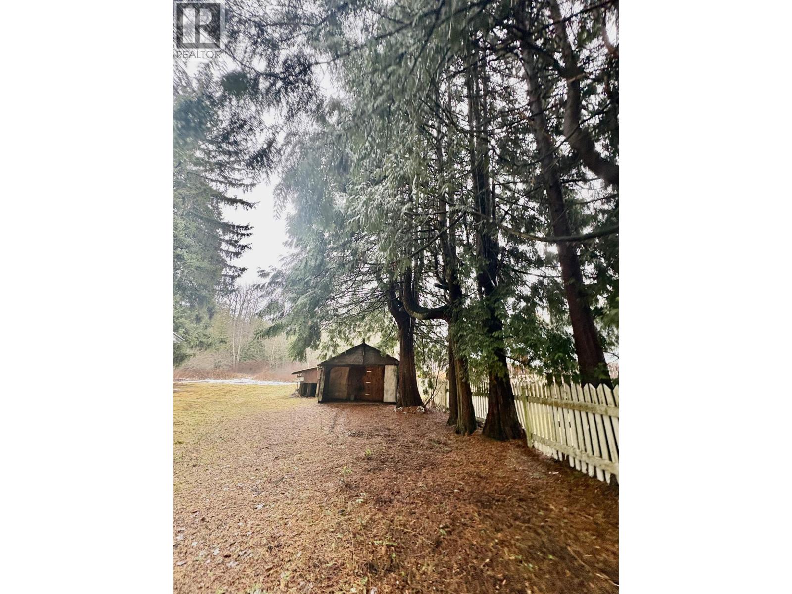 5112 Medeek Avenue, Terrace, British Columbia  V8G 1E1 - Photo 2 - R3087026