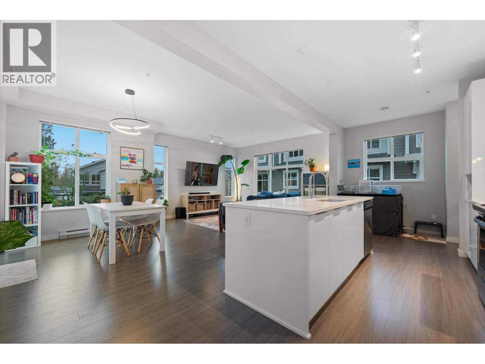 1904 11295 PAZARENA PLACE, Maple Ridge, British Columbia