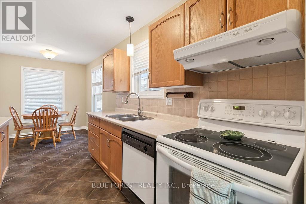 805 Deveron Crescent, London South (South J), Ontario  N5Z 5B4 - Photo 15 - X12766364