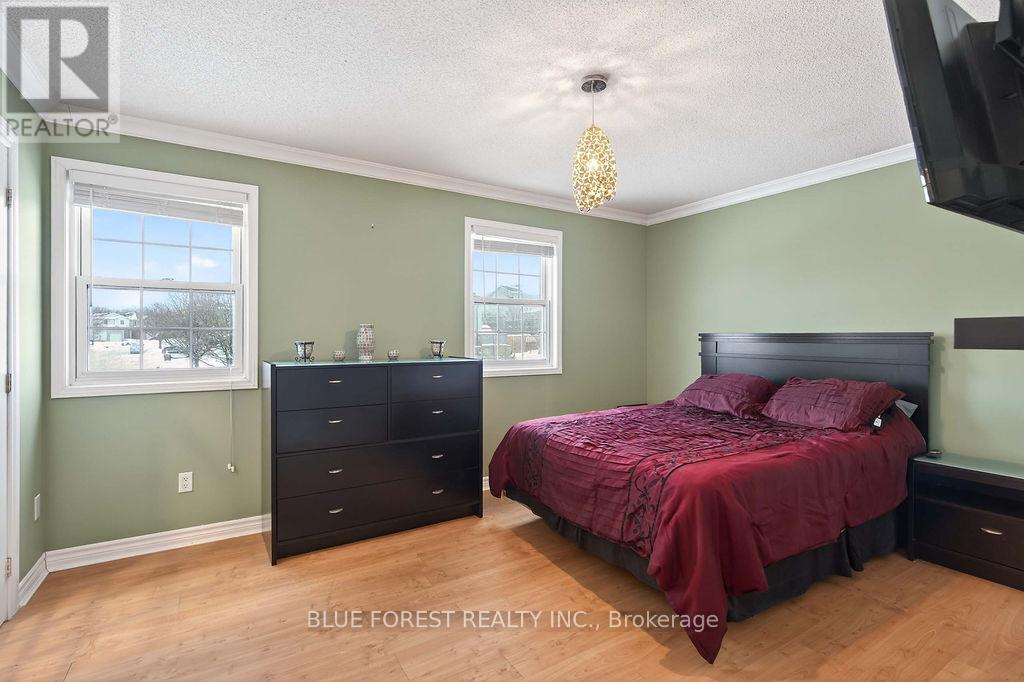 805 Deveron Crescent, London South (South J), Ontario  N5Z 5B4 - Photo 17 - X12766364