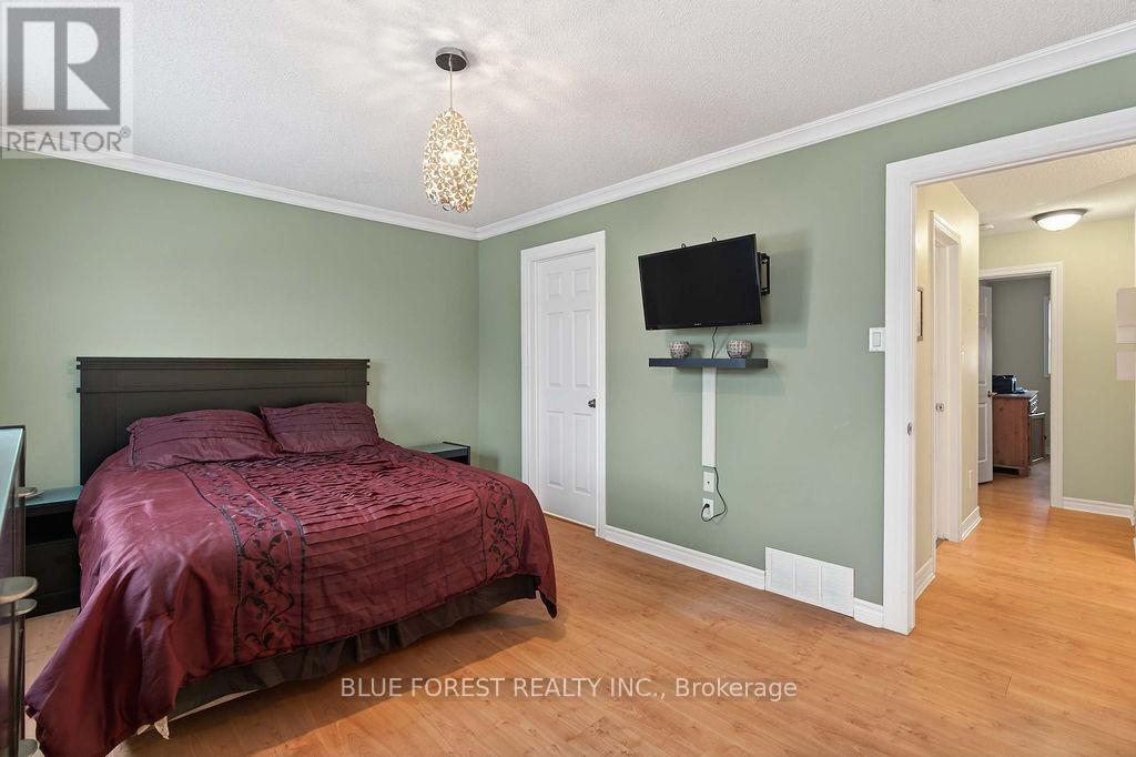 805 Deveron Crescent, London South (South J), Ontario  N5Z 5B4 - Photo 19 - X12766364