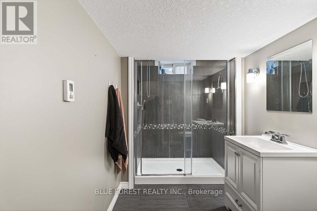 805 Deveron Crescent, London South (South J), Ontario  N5Z 5B4 - Photo 30 - X12766364