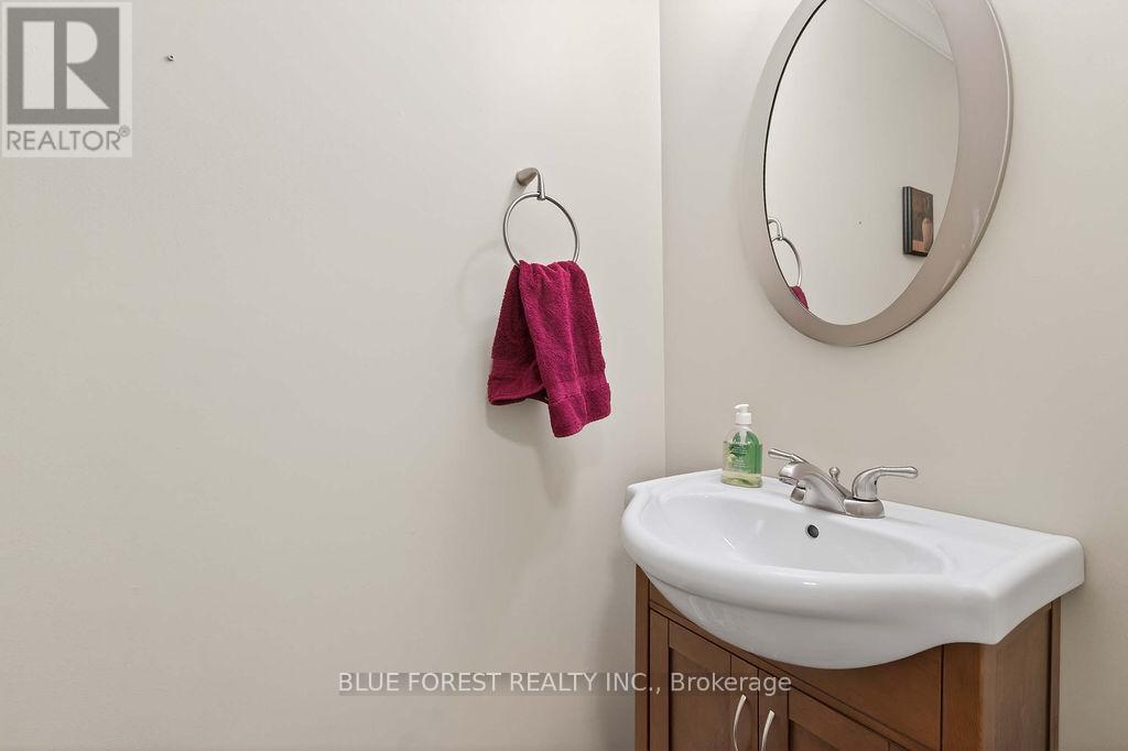 805 Deveron Crescent, London South (South J), Ontario  N5Z 5B4 - Photo 33 - X12766364