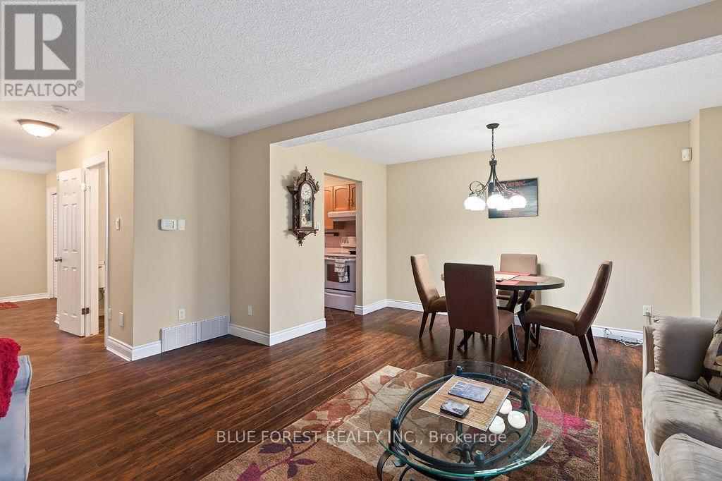 805 Deveron Crescent, London South (South J), Ontario  N5Z 5B4 - Photo 8 - X12766364