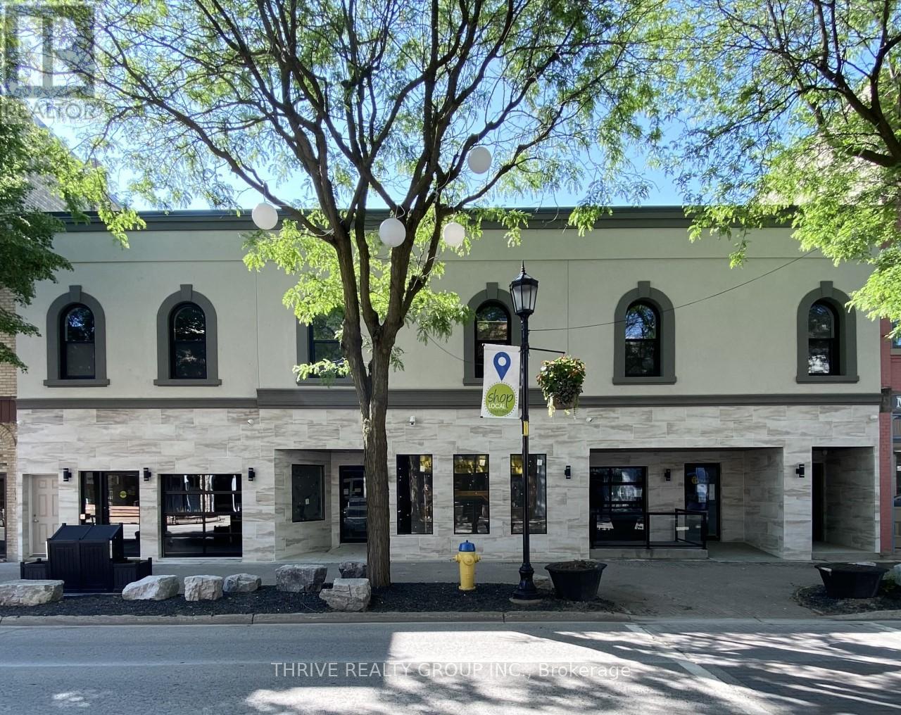 18 Front Street W, Strathroy-Caradoc (Nw), Ontario  N7G 1X4 - Photo 2 - X12766482