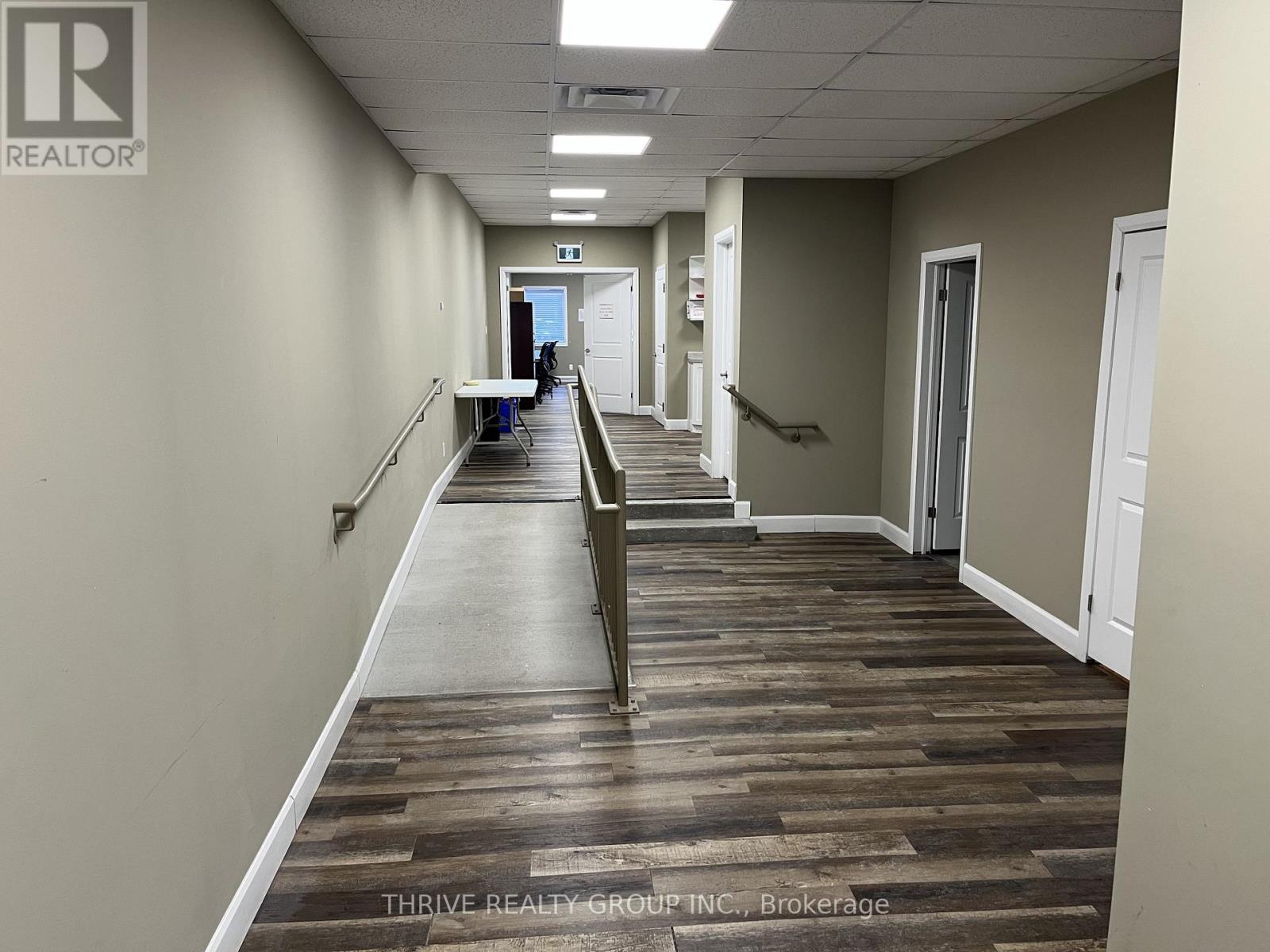 18 Front Street W, Strathroy-Caradoc (Nw), Ontario  N7G 1X4 - Photo 6 - X12766482