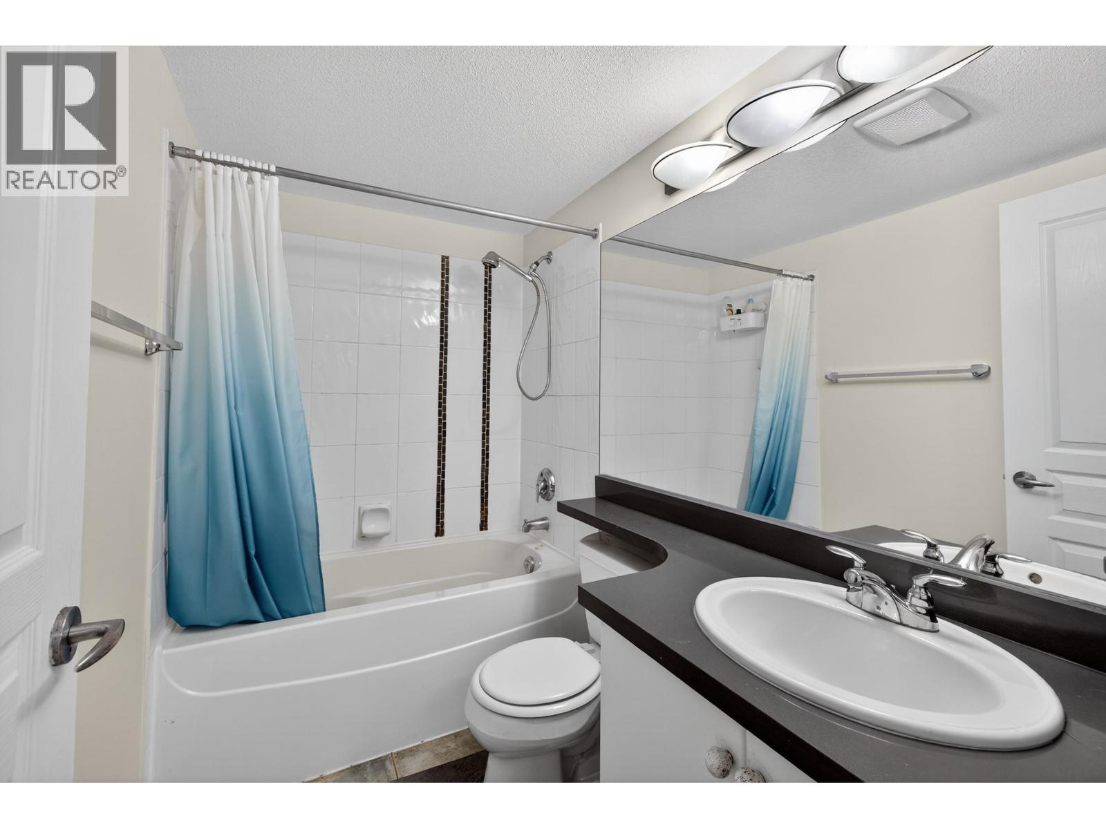 Listing Picture 12 of 24 : 18 7128 STRIDE AVENUE, Burnaby / 本拿比 - 魯藝地產 Yvonne Lu Group - MLS Medallion Club Member