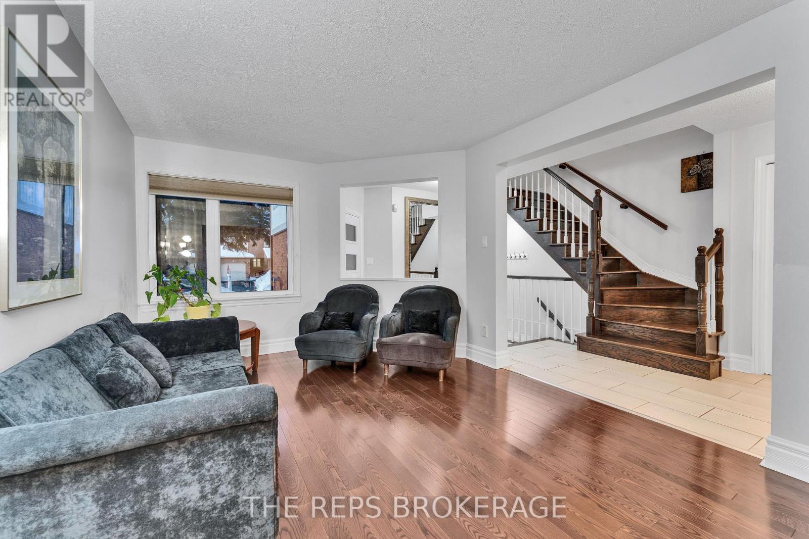 64 Hunterswood Crescent, Ottawa, Ontario  K1G 5V9 - Photo 10 - X12766466