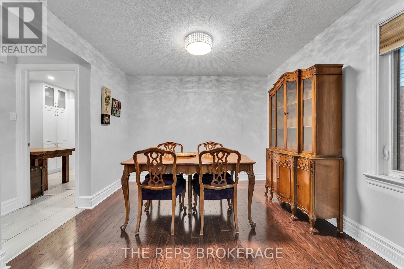 64 Hunterswood Crescent, Ottawa, Ontario  K1G 5V9 - Photo 11 - X12766466