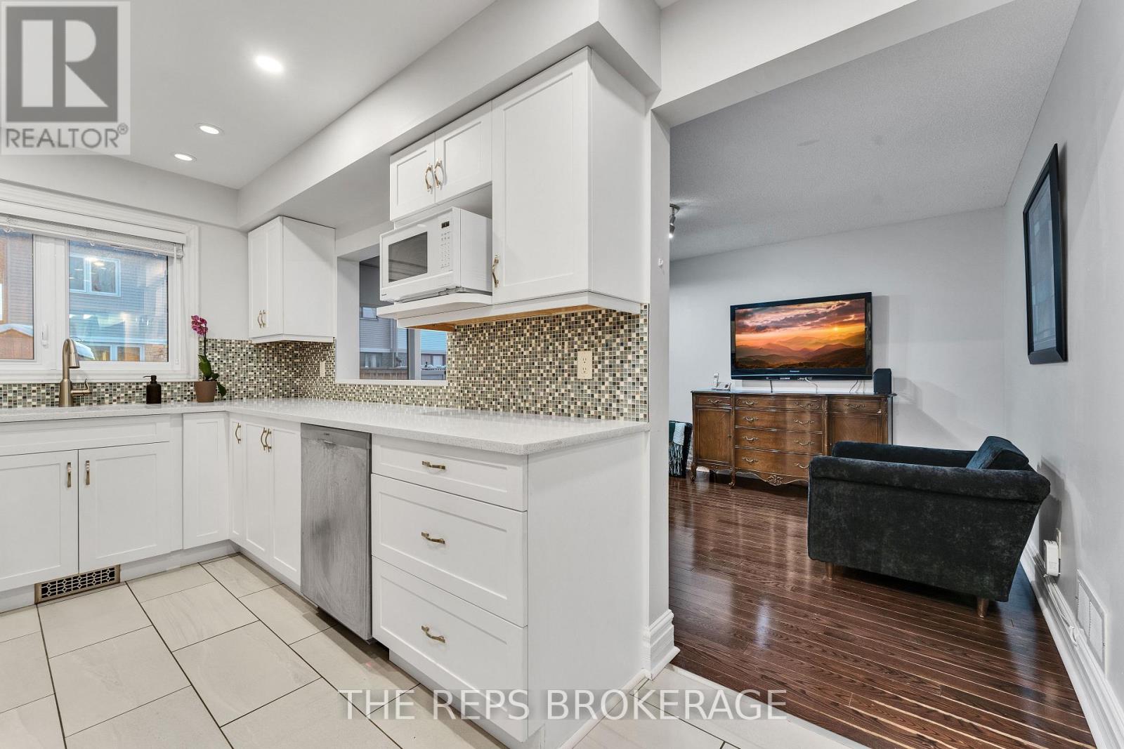 64 Hunterswood Crescent, Ottawa, Ontario  K1G 5V9 - Photo 16 - X12766466