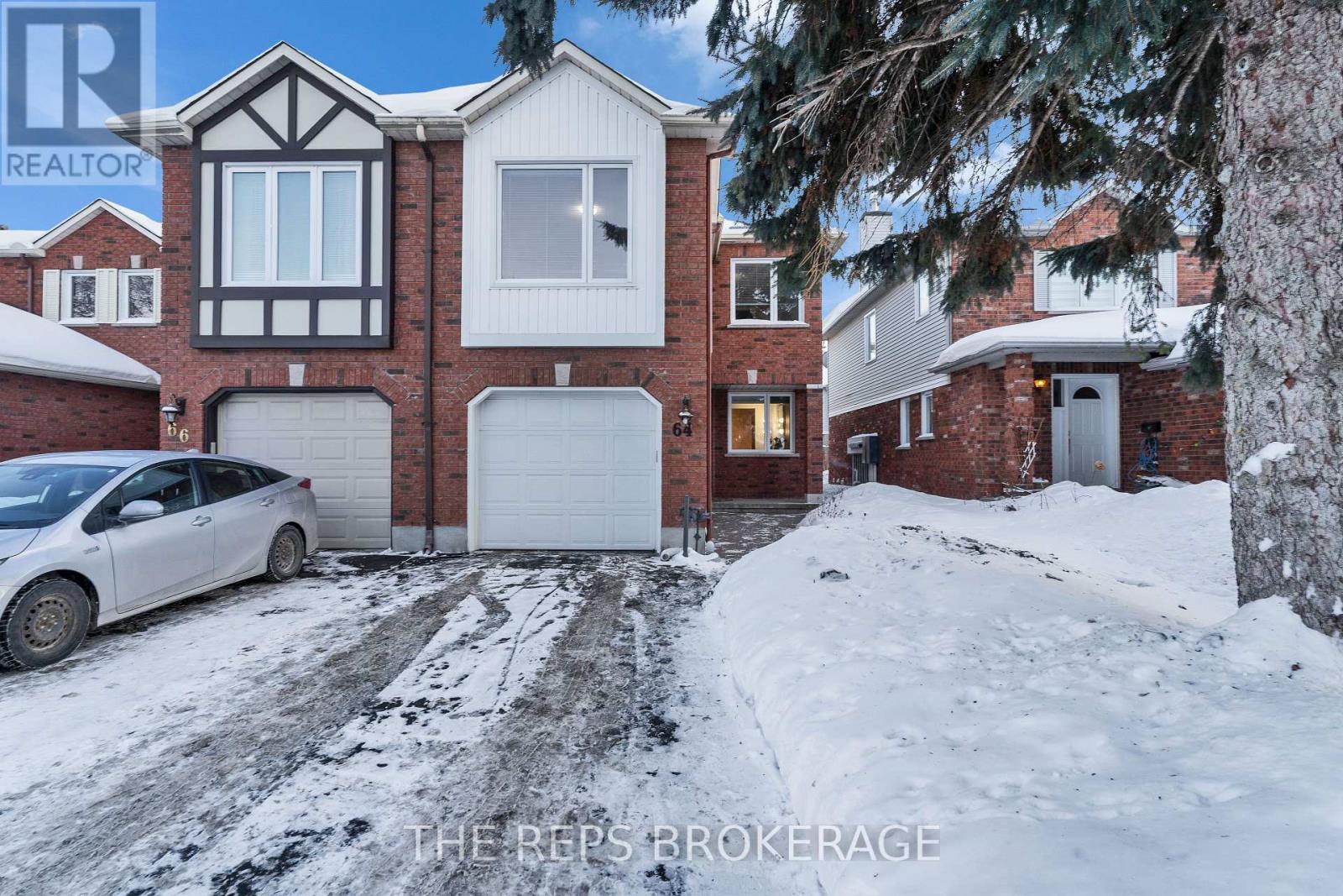 64 Hunterswood Crescent, Ottawa, Ontario  K1G 5V9 - Photo 2 - X12766466
