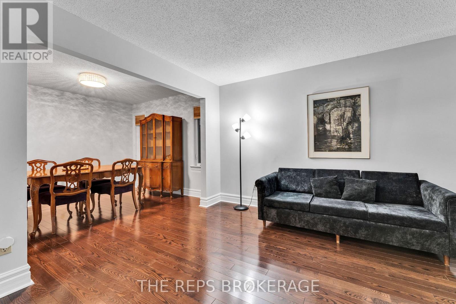 64 Hunterswood Crescent, Ottawa, Ontario  K1G 5V9 - Photo 9 - X12766466