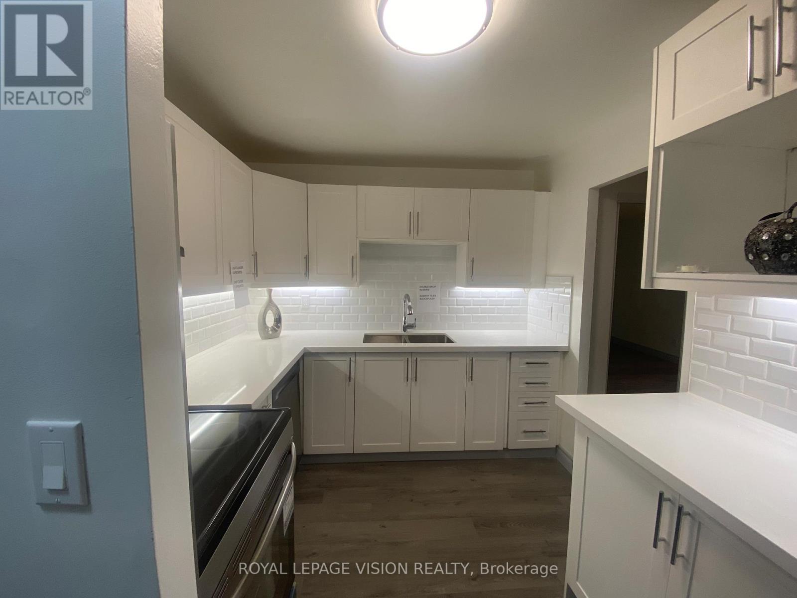 205 - 895 KENNEDY ROAD, Toronto, Ontario