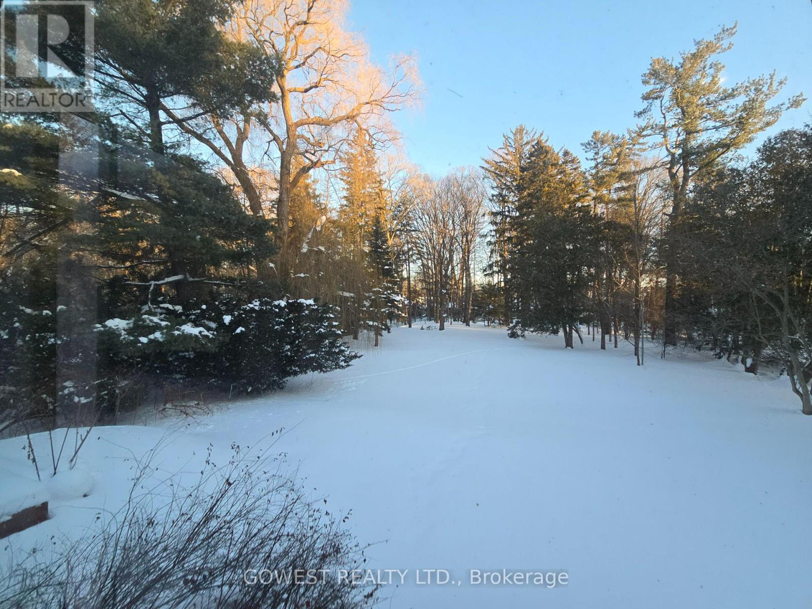 62 Pinewood Trail, Mississauga, Ontario  L5G 2L1 - Photo 2 - W12535064