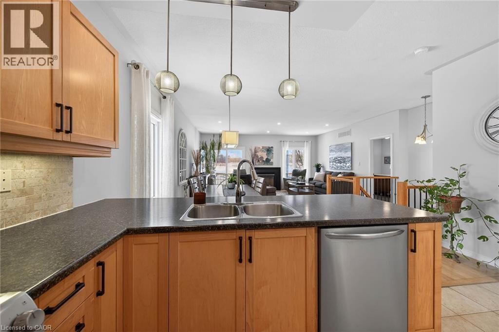 5 Georgian Trail, Glanbrook, Ontario  L9B 2X8 - Photo 9 - 40803594