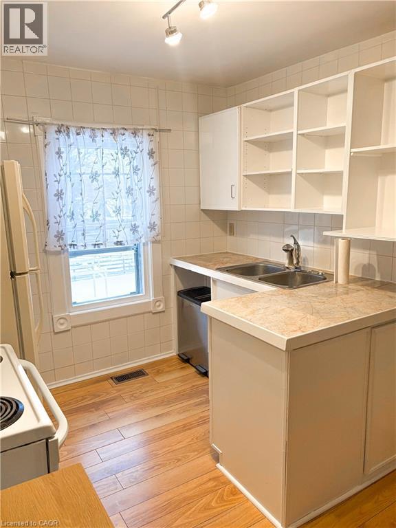 62 Jardine Street Unit# B, Cambridge, Ontario  N3C 1R1 - Photo 2 - 40803001