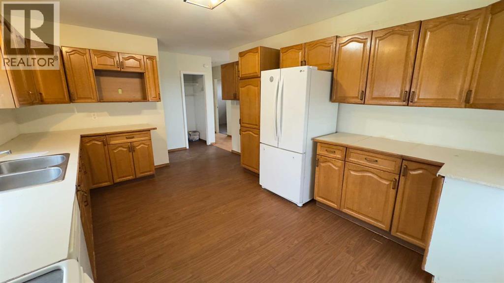 5131 52 Street, Consort, Alberta  T0C 1B0 - Photo 6 - A2271354