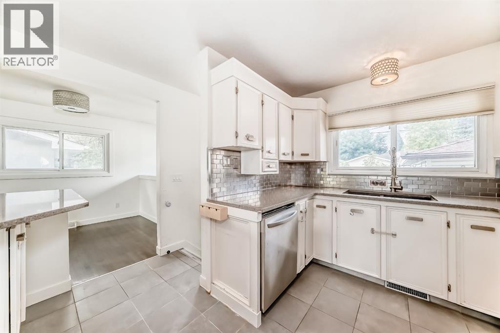 4139 Bowlen Street Nw, Calgary, Alberta  T2L 1P8 - Photo 6 - A2258402