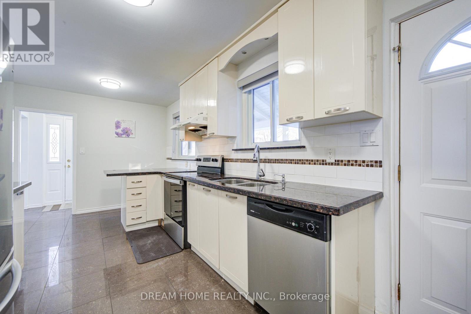 23 Tristan Crescent, Toronto, Ontario  M2H 1X2 - Photo 9 - C12766440