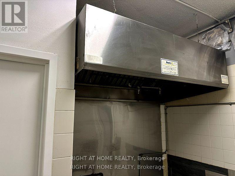 Main - 1653 Eglinton Avenue W, Toronto, Ontario  M6E 2H1 - Photo 11 - C12766512