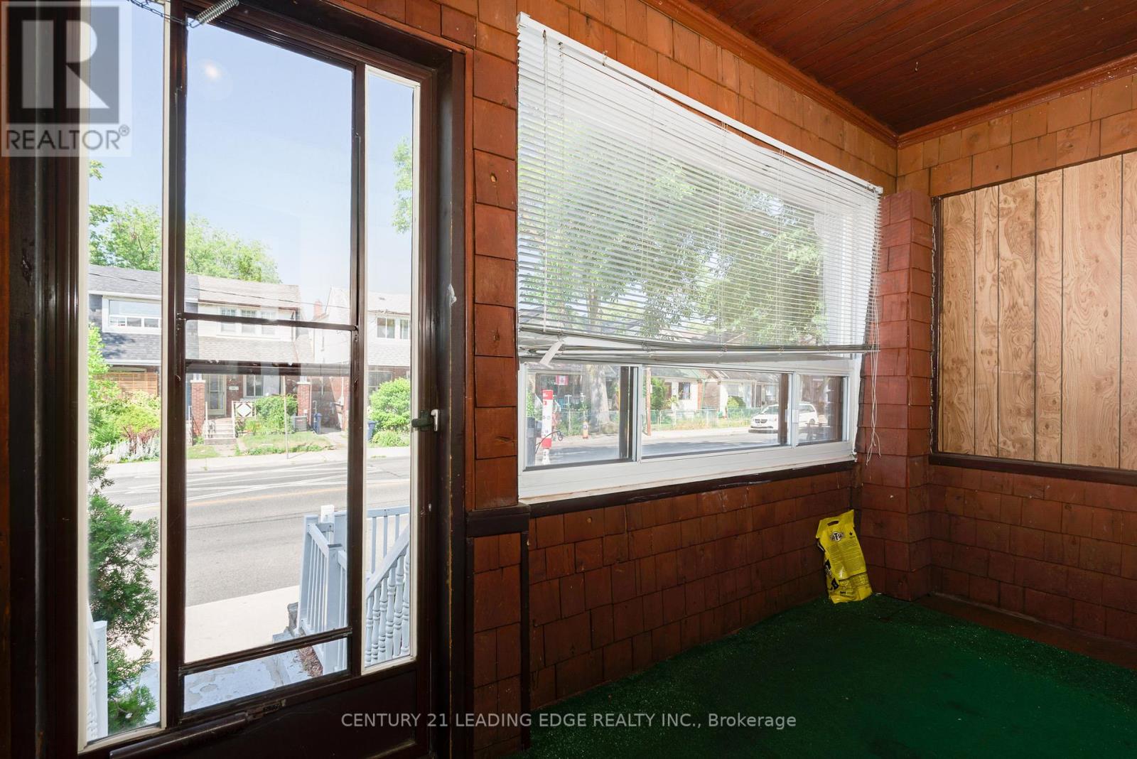 635 Coxwell Avenue, Toronto, Ontario  M4C 3B8 - Photo 2 - E12766510