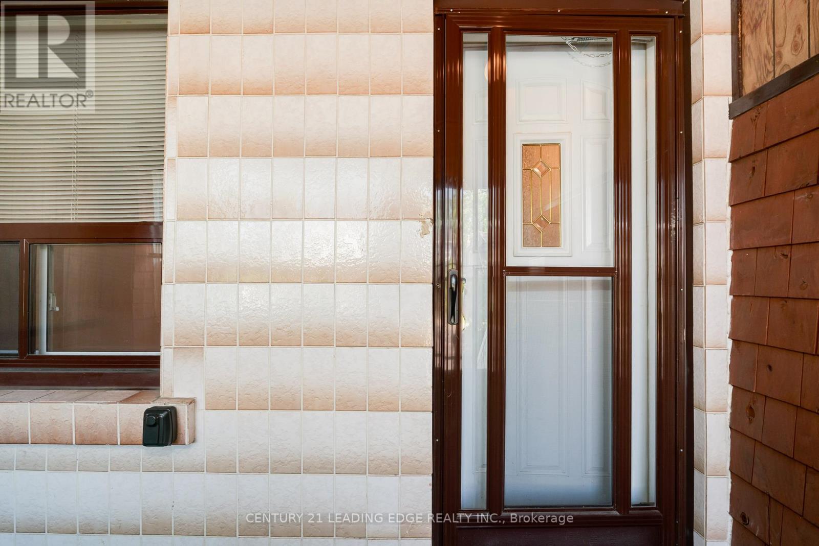 635 Coxwell Avenue, Toronto, Ontario  M4C 3B8 - Photo 4 - E12766510