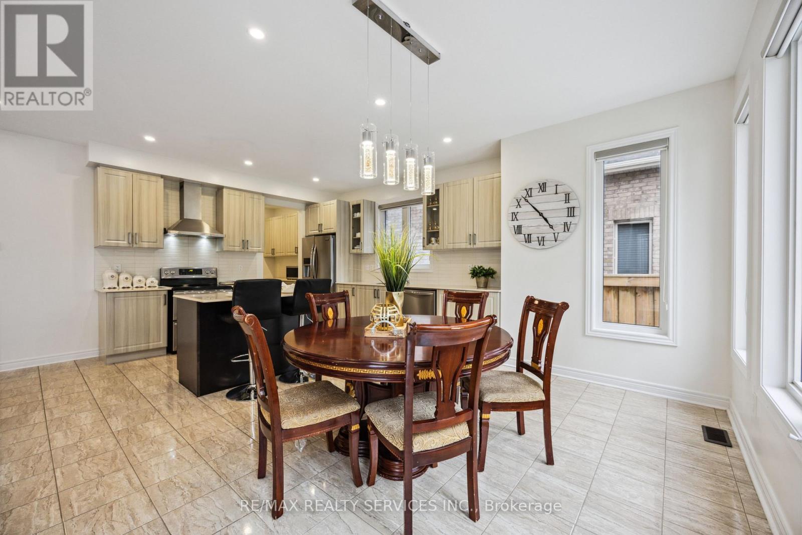 104 Sharpe Crescent, New Tecumseth, Ontario  L0G 1W0 - Photo 15 - N12766554