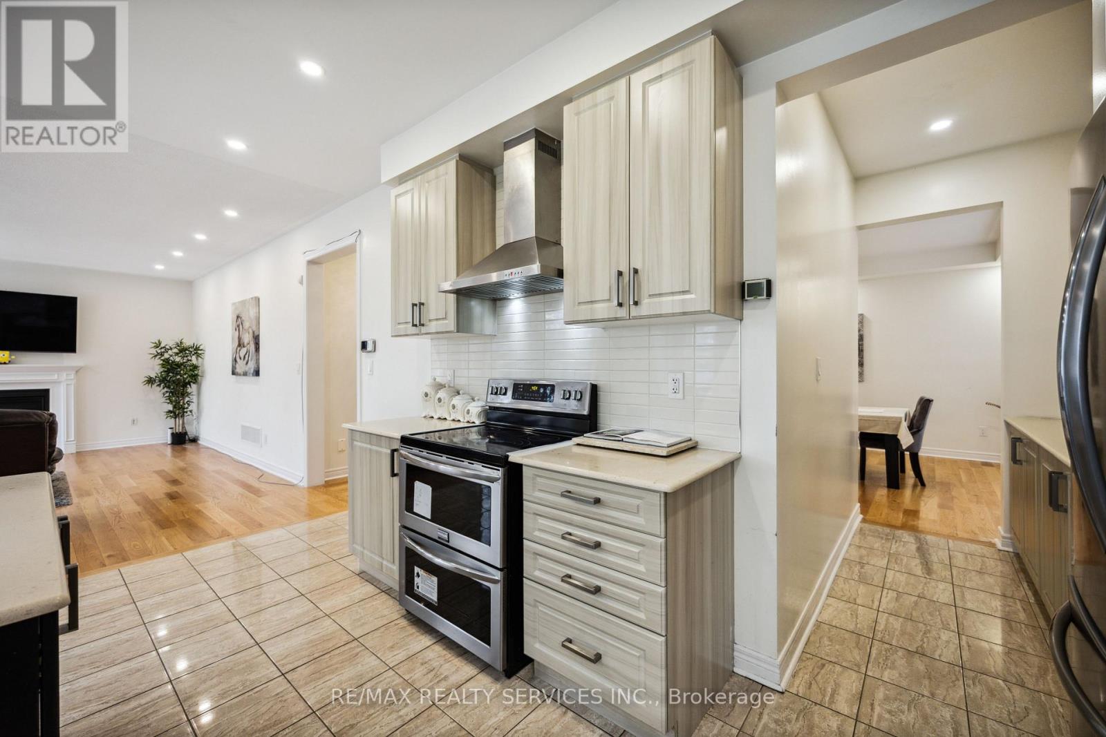 104 Sharpe Crescent, New Tecumseth, Ontario  L0G 1W0 - Photo 18 - N12766554