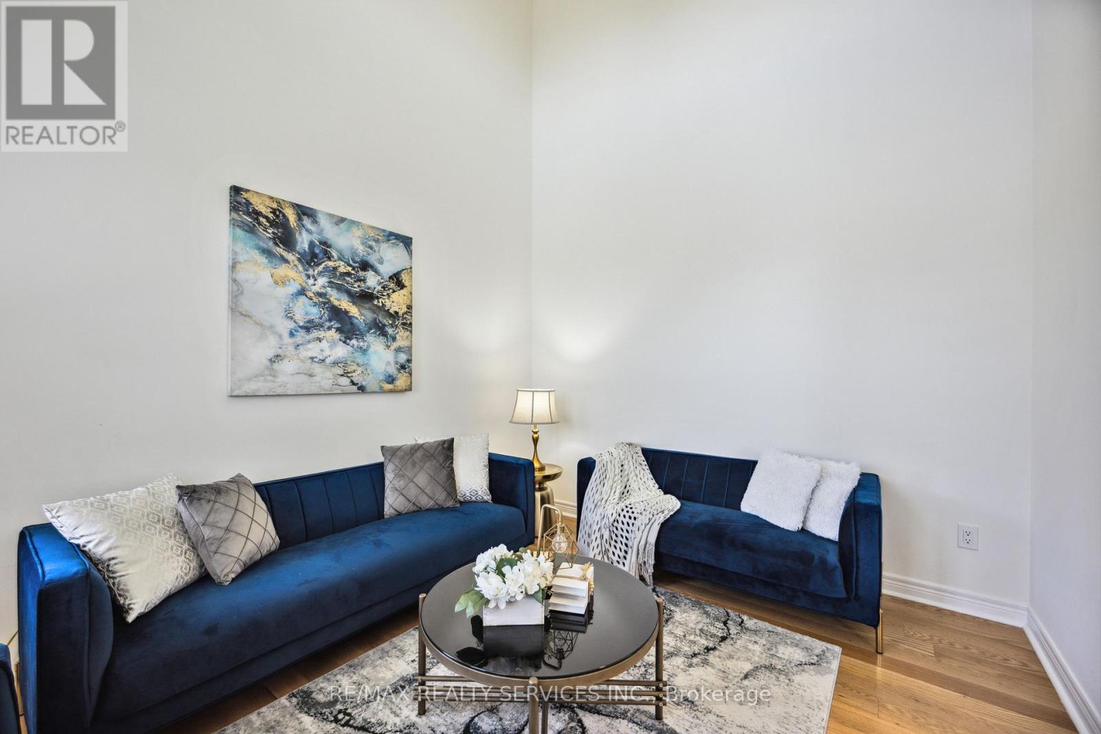 104 Sharpe Crescent, New Tecumseth, Ontario  L0G 1W0 - Photo 5 - N12766554