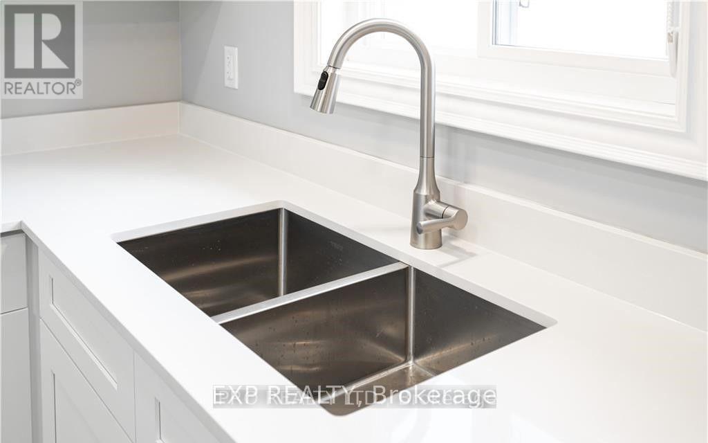 19 Loon Avenue, Barrie (Painswick South), Ontario  L4N 8W6 - Photo 8 - S12766334