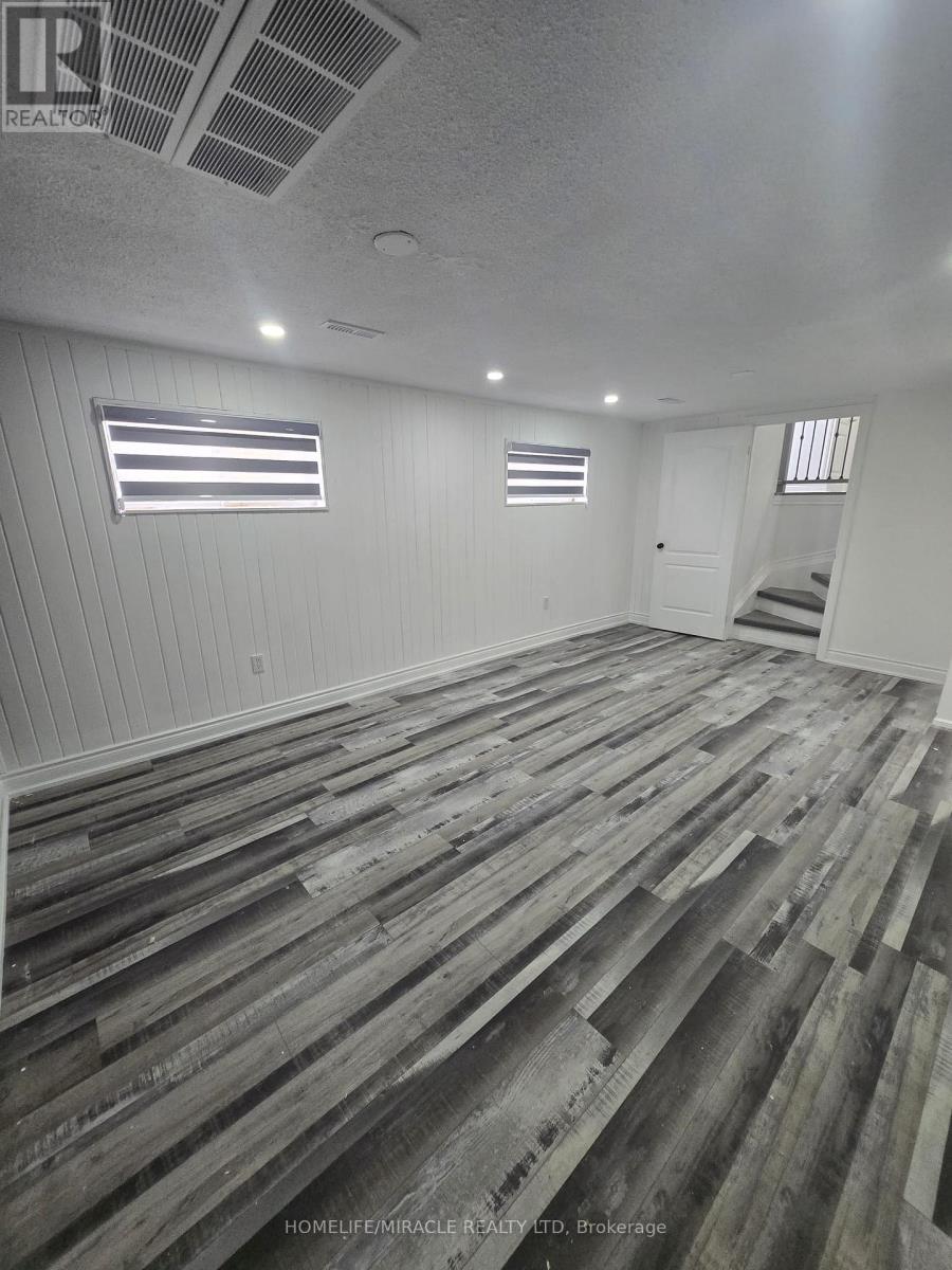 3 Sylvia Street, Barrie (Grove East), Ontario  L4M 5J3 - Photo 23 - S12766352