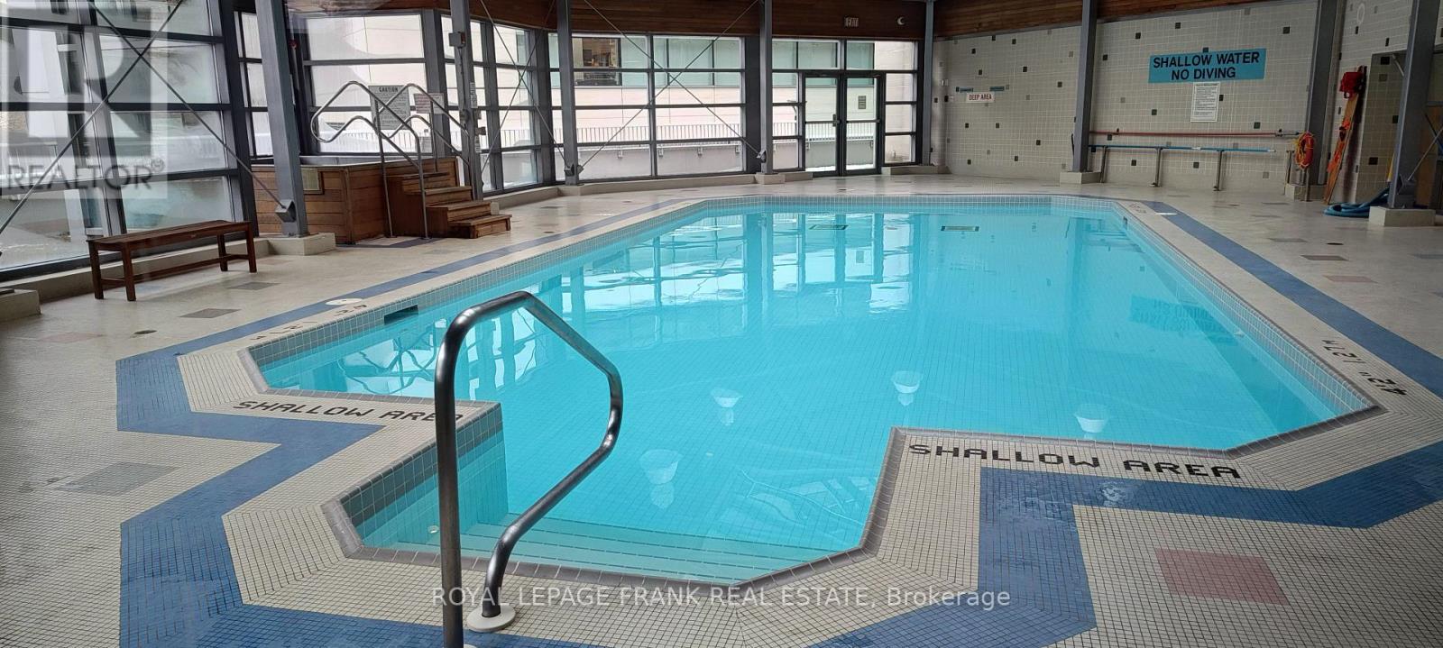 1702 - 717 Bay Street, Toronto, Ontario  M5G 2J9 - Photo 15 - C12765404