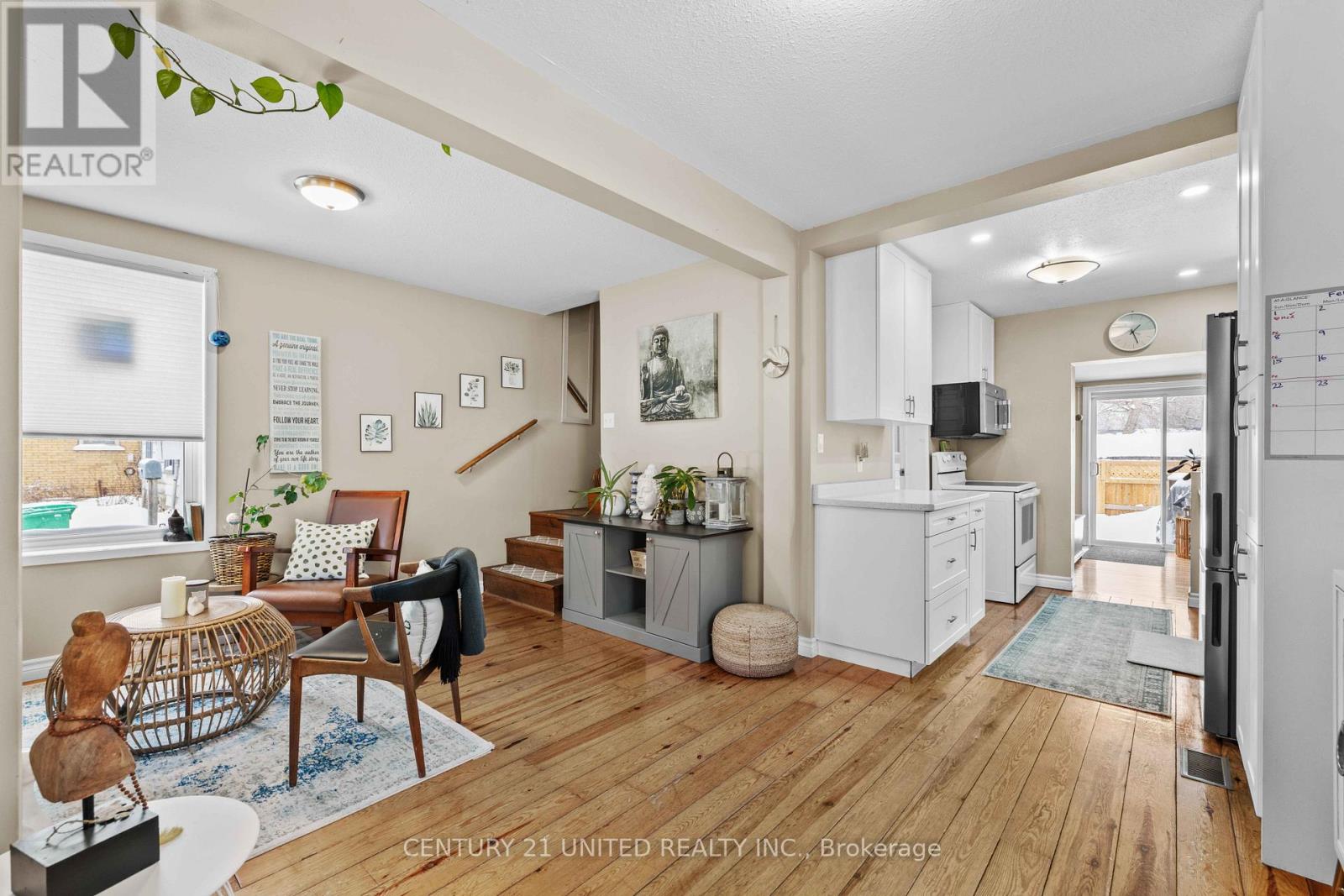 147 Lake Street, Peterborough (Town Ward 3), Ontario  K9J 2H2 - Photo 4 - X12766118